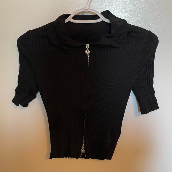 Y2K fitted collared shirt with heart zipper detail in black - Picture 1 of 1